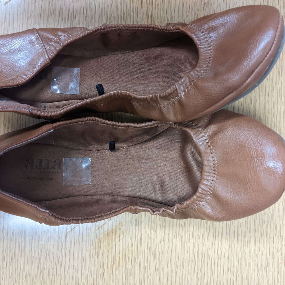(2) pairs of flats